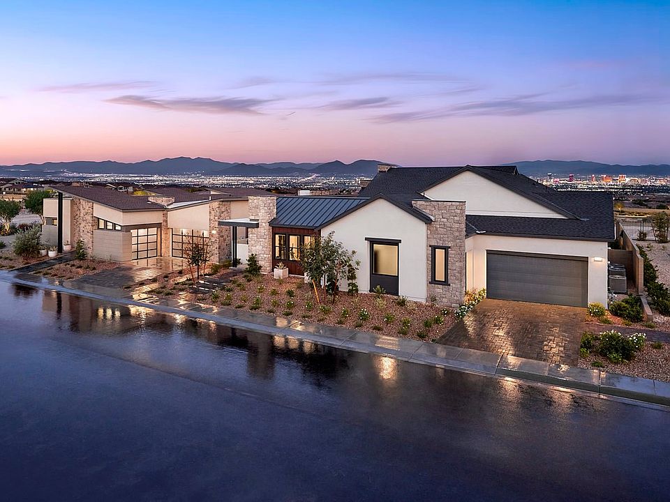 Front Exterior Dusk Scene