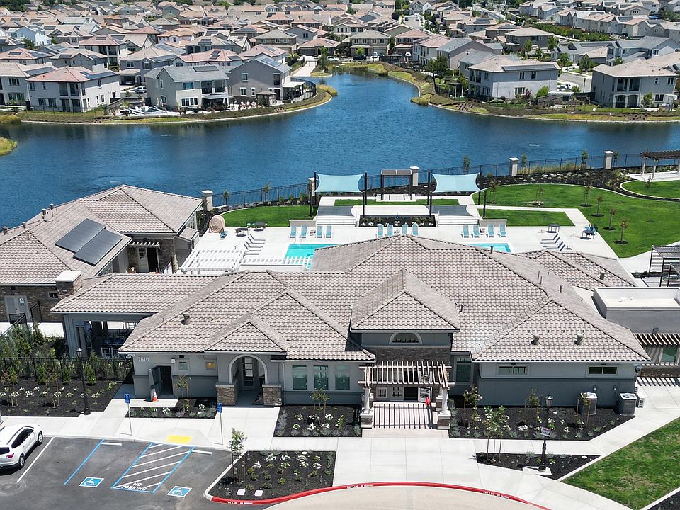 071825 Lakeside Westlake Amenity Clubhouse Exterior