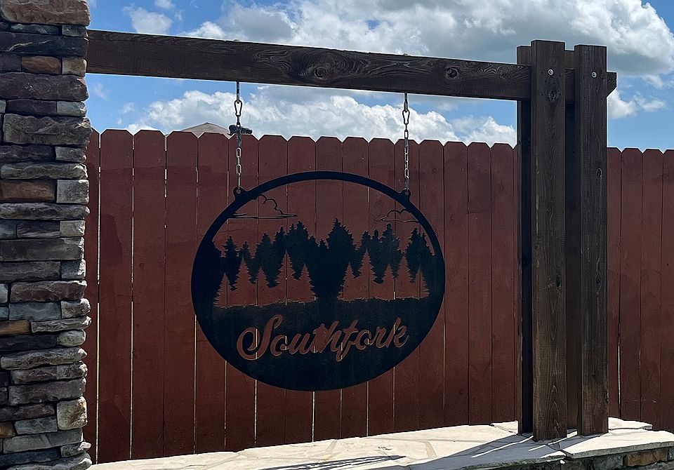 Southfork Amenities Monument
