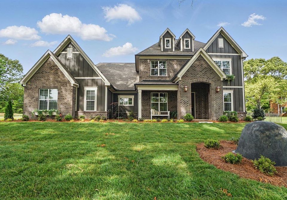 2 story home with a second floor main suite