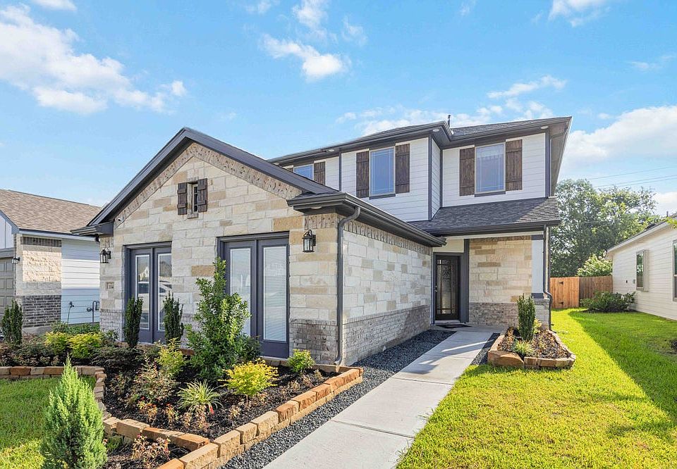 Tejas Village Model Home - Mansfield Plan