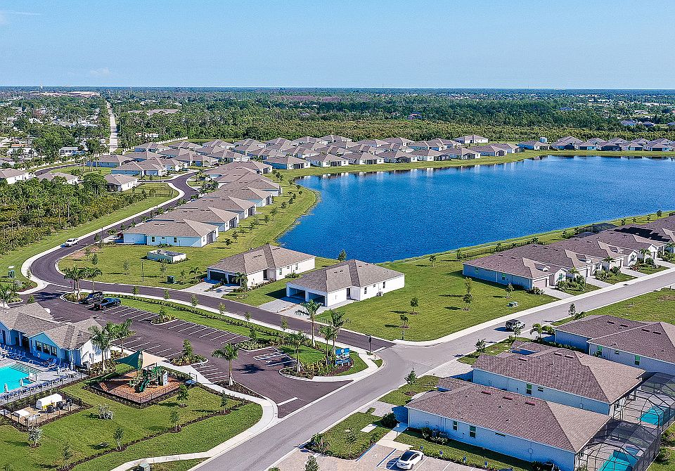 Island Lakes Coco Bay Aerial Streetscape