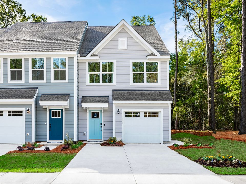 NEW TOWNHOMES WITH TREE-LINED YARDS AND LAWNCARE INCLUDED-MINUTES TO DOWNTOWN SUMMERVILLE