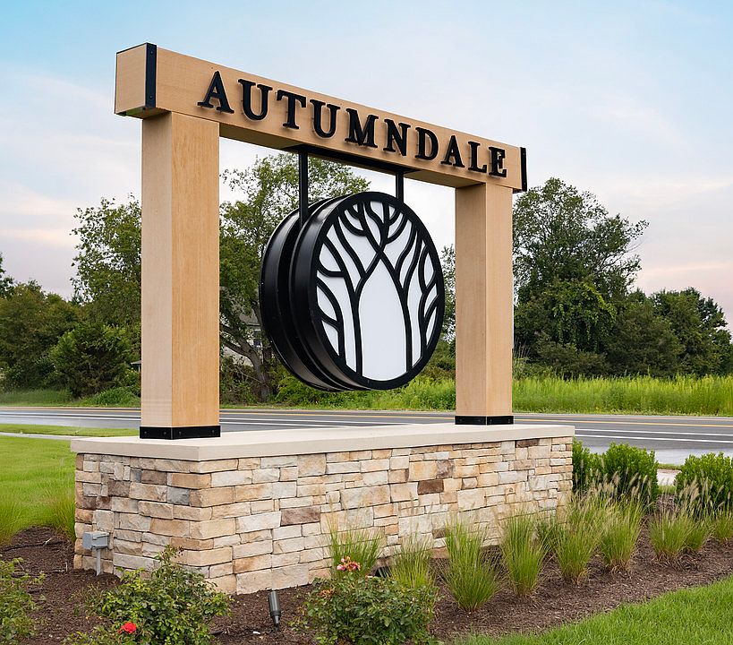 Autumndale Entrance Monument