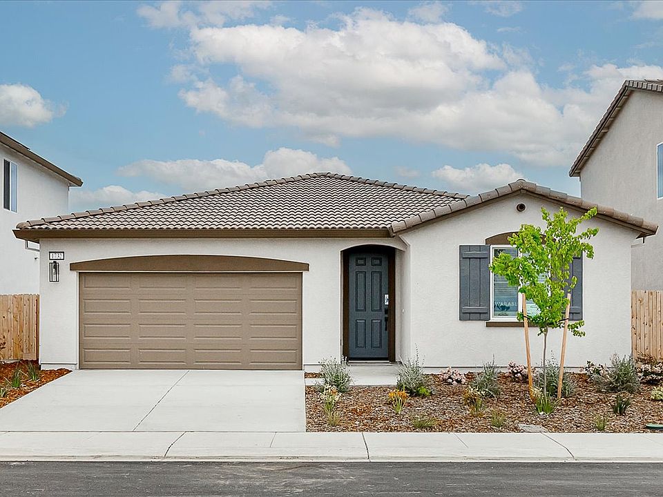 Welcome to 1732 Yukon Territory Ave in Manteca, CA.