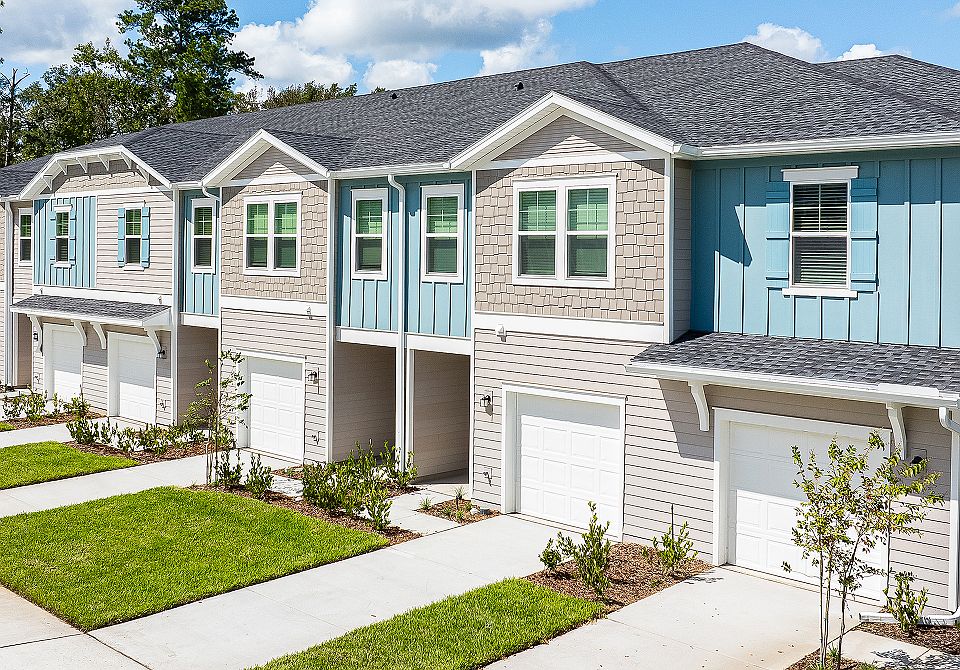 Longbay Townhomes Streetscape