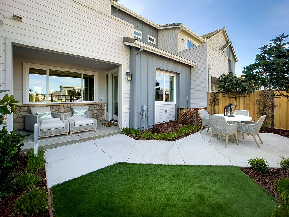 A unique new home destination nestled along the Napa River, in Northern California.