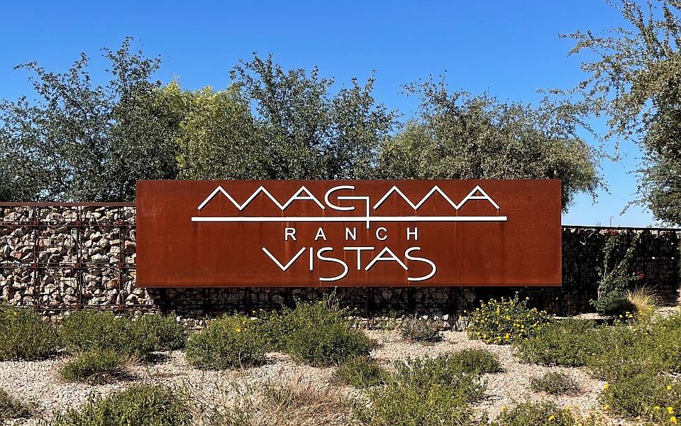 Magma Ranch Vistas Premier Monument