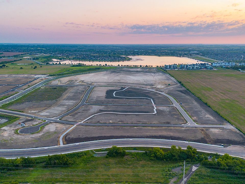 Lakeside Meadows is located in Pflugerville, TX adjacent to Lake Pflugerville.