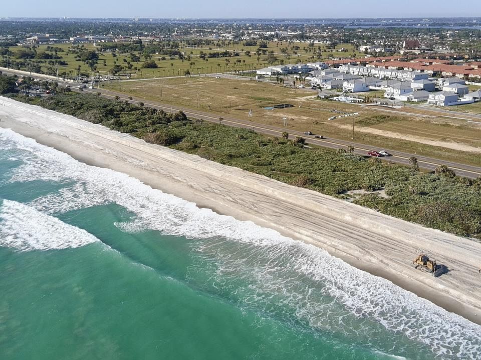 Exclusive single-family homes just 800 from the beach.