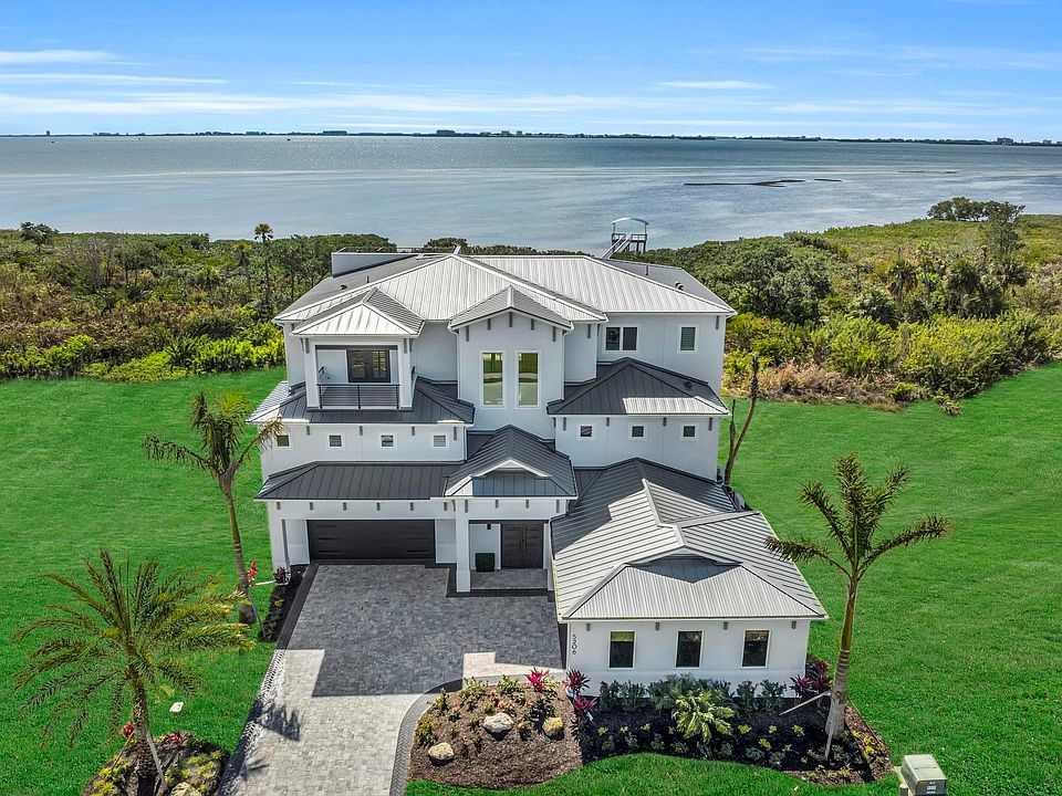 Legends Bay 12