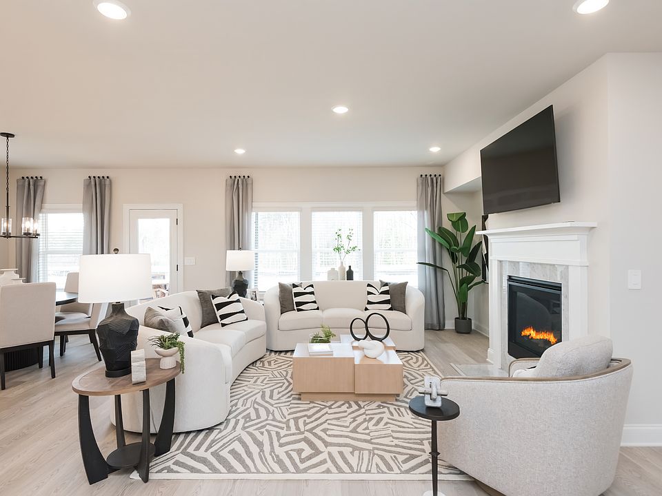 Welcome home to the Johnson floorplan modeled at Martin Springs.